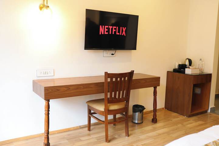 Room 28 of 71
