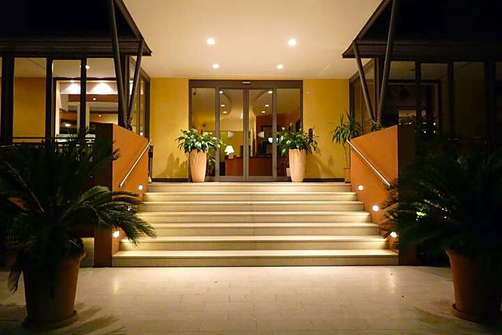 Hotel Entry