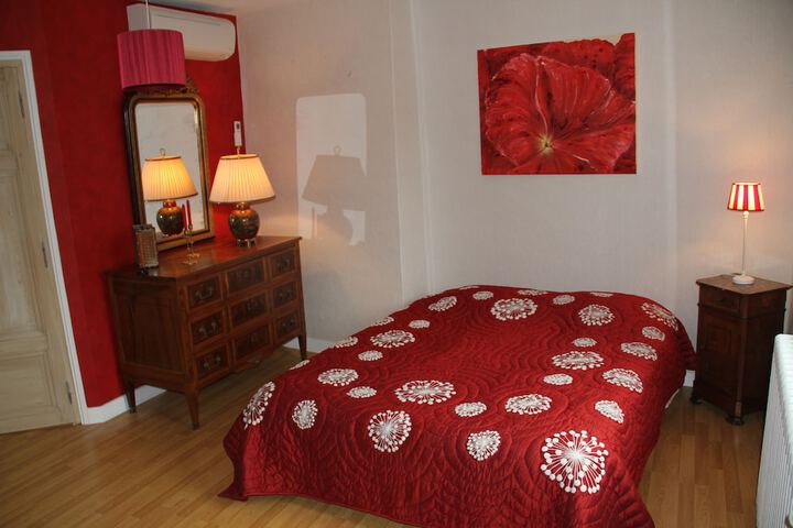 Room 4 of 49