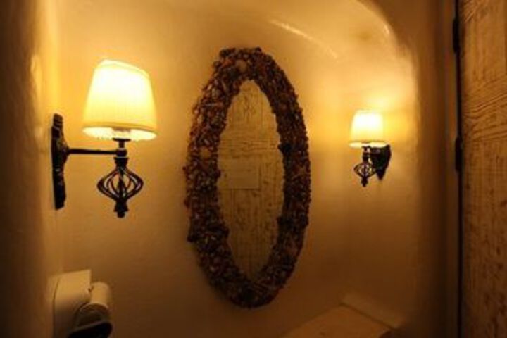 Room 50 of 61