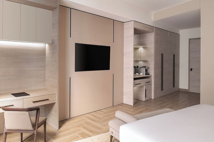 Room 11 of 44
