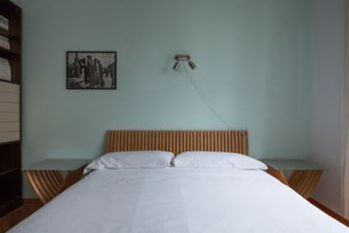 Room 9 of 26