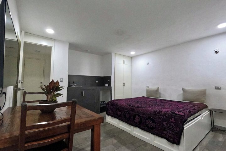 Room 9 of 17