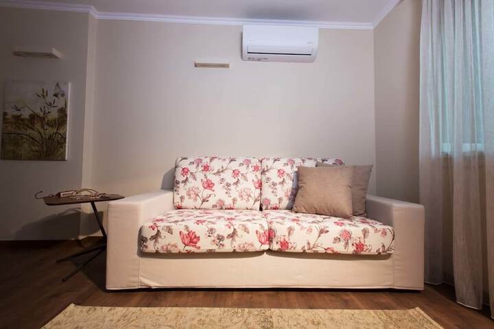Room 65 of 183