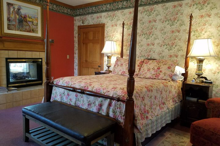 Room 10 of 107