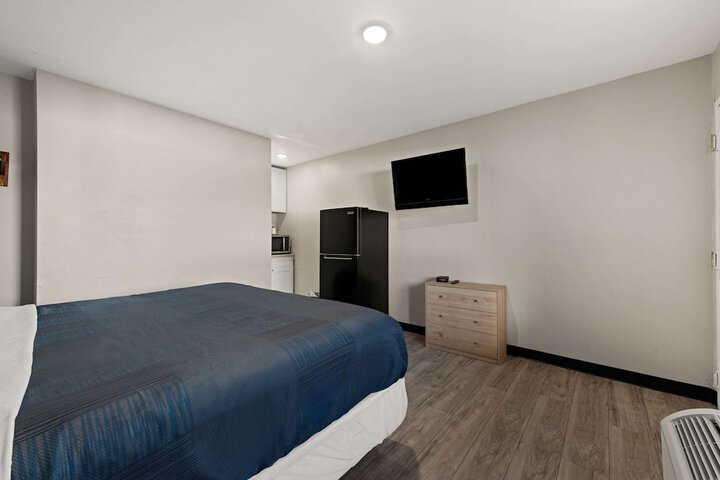 2 Double Beds (4 of 16)