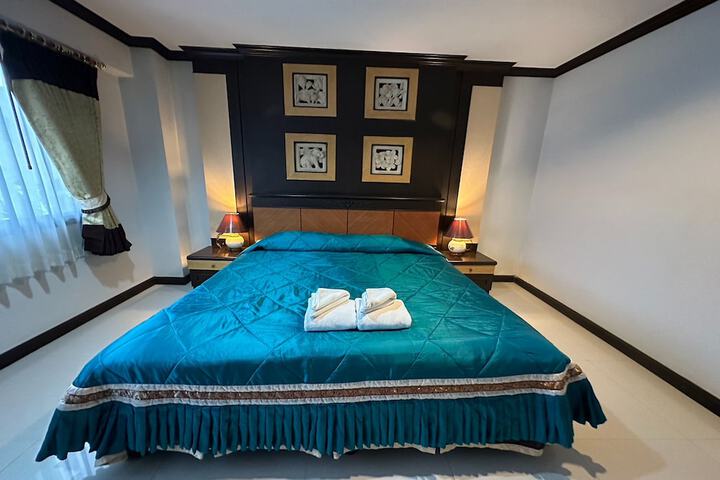 Room 8 of 60