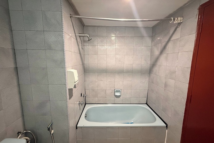 Room 73 of 86