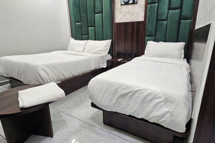 Room 4 of 51