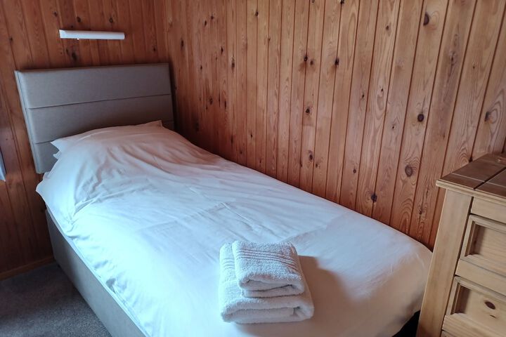 Room 18 of 105