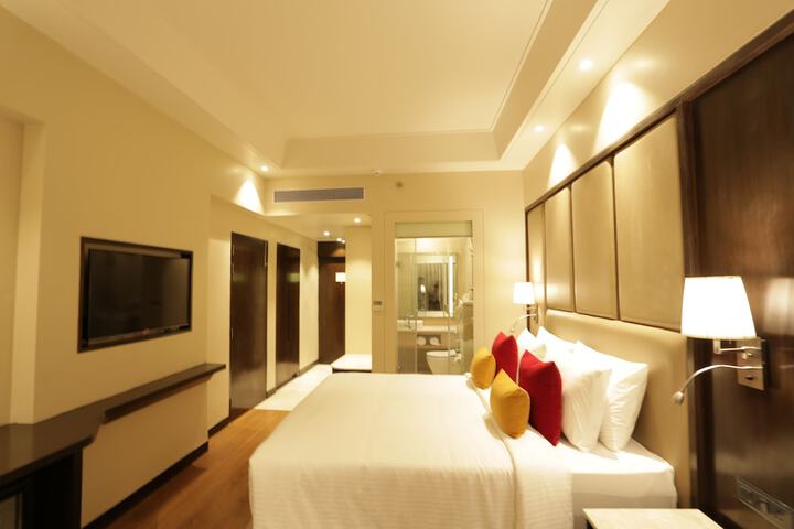 Room 14 of 74