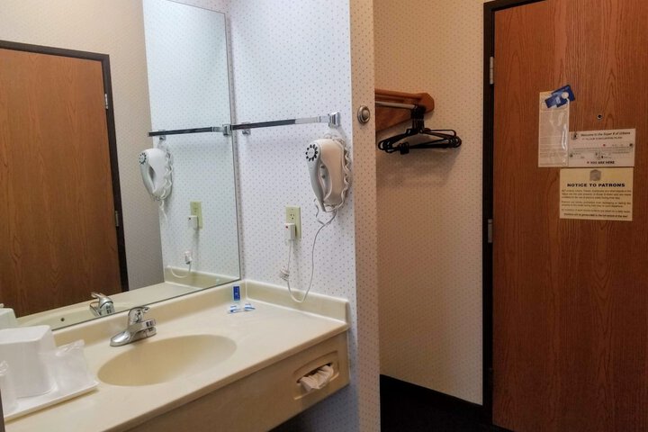 Room 8 of 42