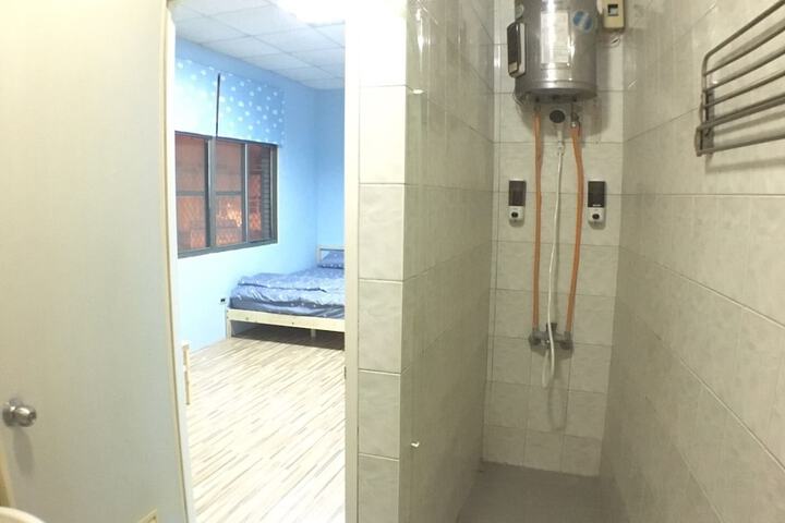 Room 15 of 16