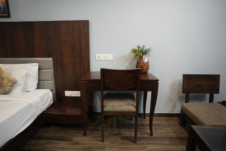 Room 4 of 11