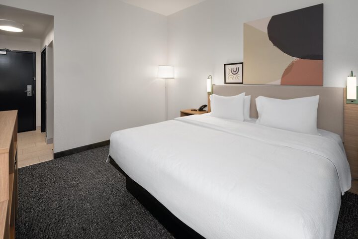 Room 34 of 63