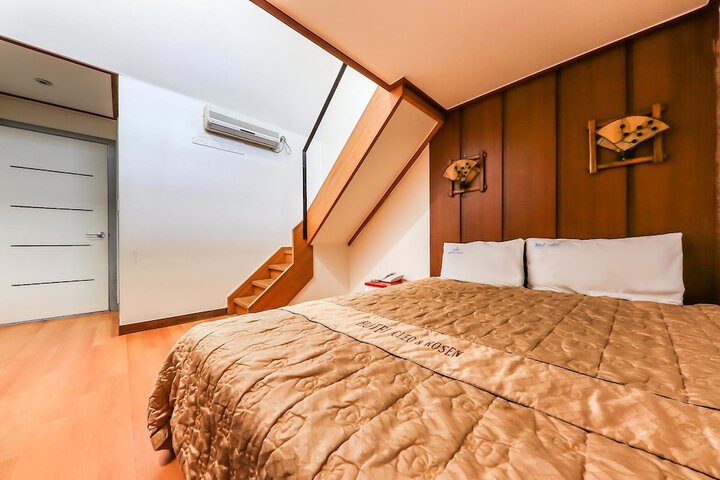 Room 14 of 47