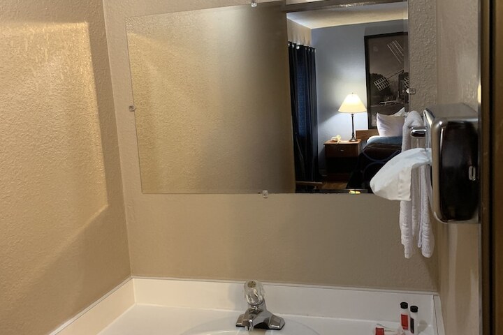 1 King Bed (14 of 19)