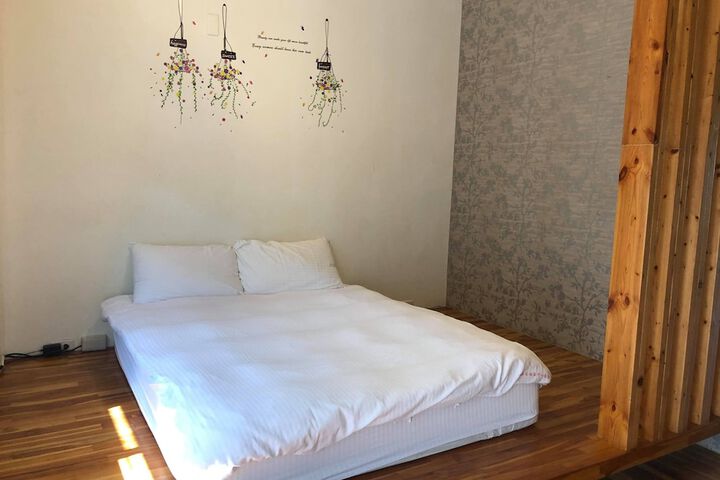 Room 8 of 82