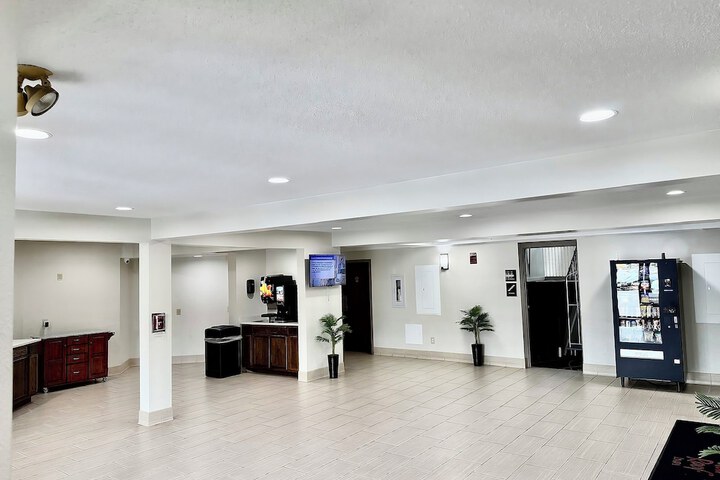 Hotel Interior 4 of 43