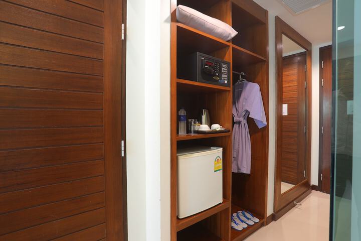 Room 18 of 64