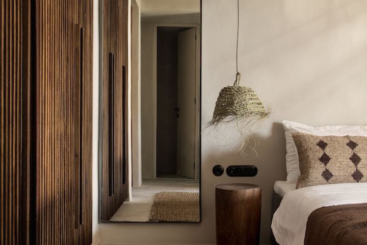 Room 14 of 66