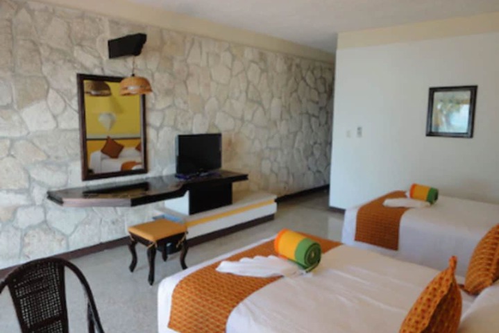 Room 4 of 32