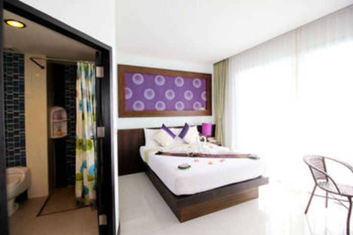 Room 12 of 35