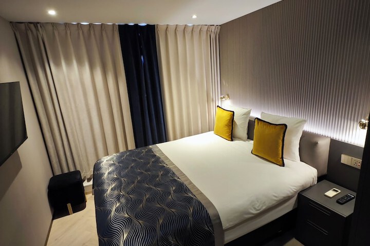 Room 34 of 105