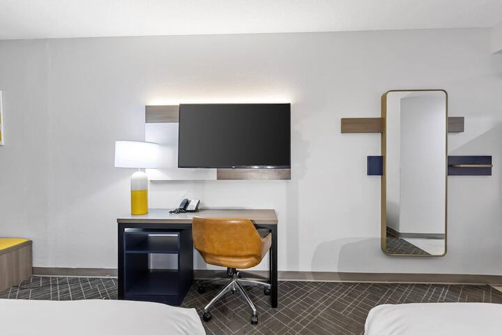 Room 51 of 74