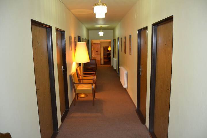 Ballroom/Hall 17 of 28