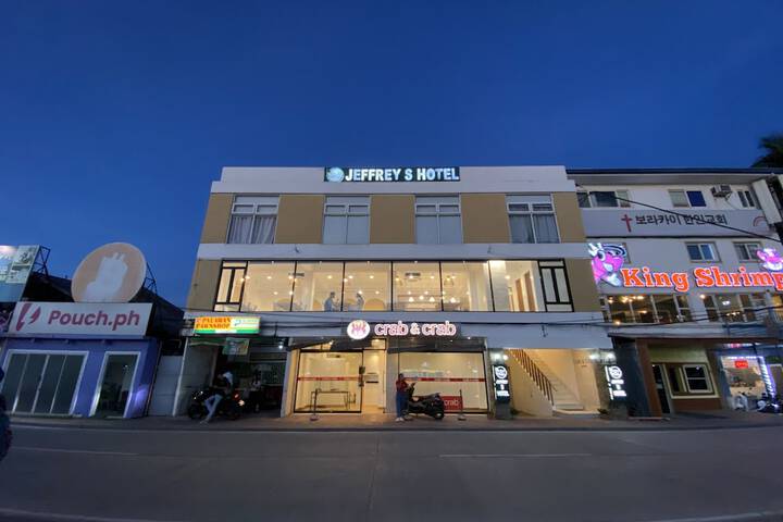 Jeffrey S Hotel