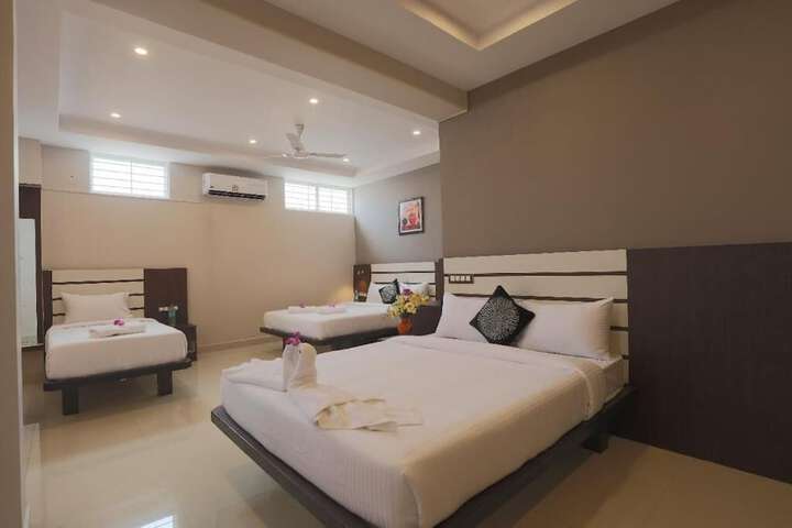 Room 12 of 19
