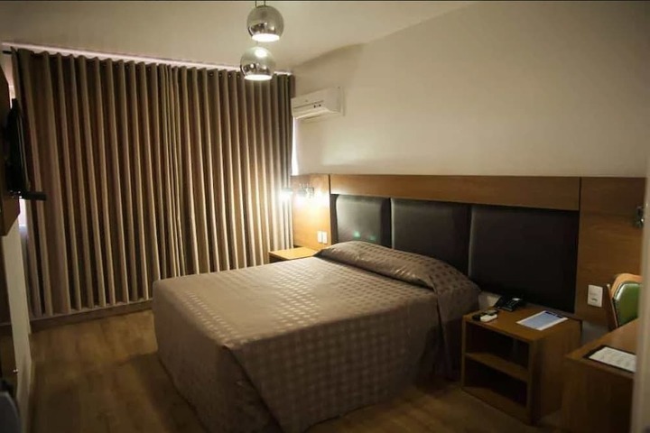 Room 5 of 17