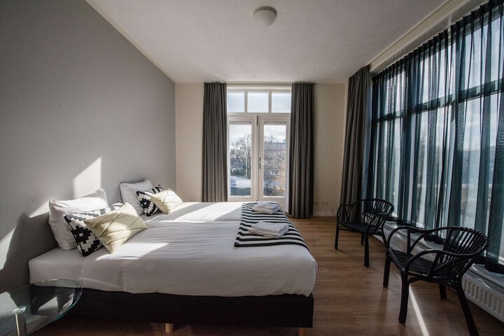 Room 40 of 132