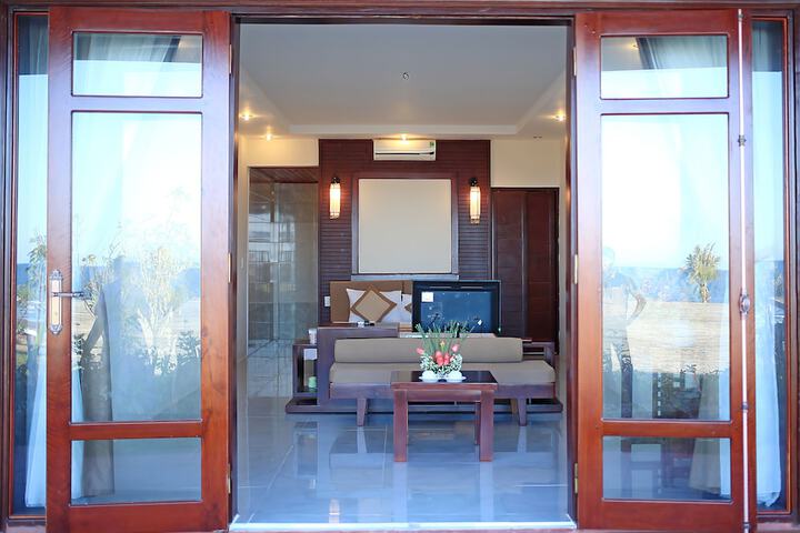 Room 4 of 25