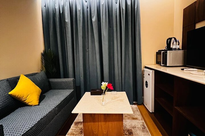 Room 13 of 34