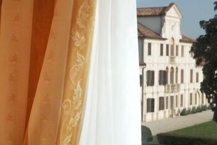 Room 27 of 53