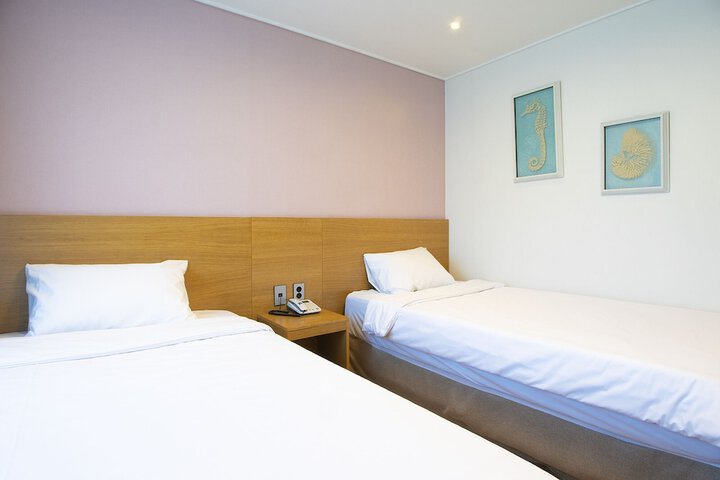 Room 8 of 45