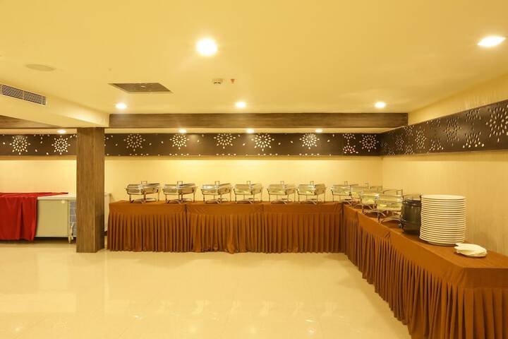 Dining 7 of 9
