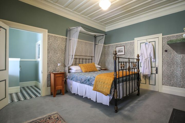 Room 28 of 44