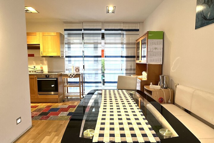 Room 3 of 60