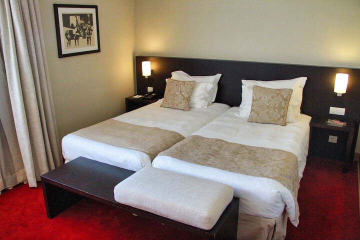 Room 28 of 73