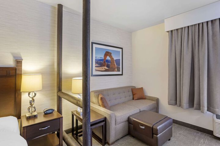 Room 10 of 33
