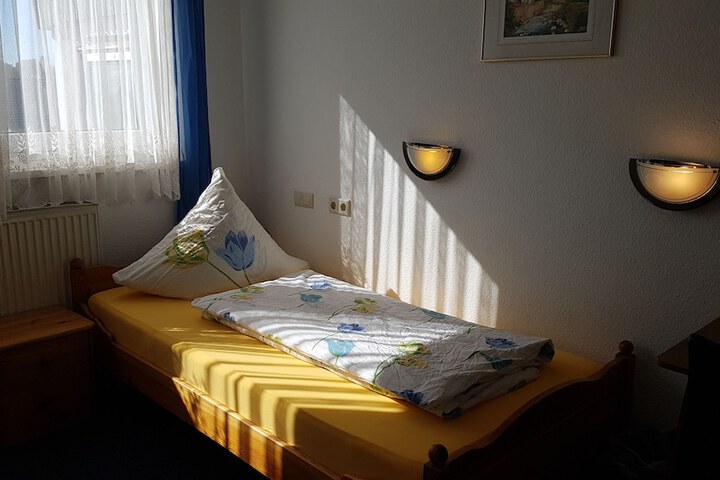 Room 6 of 39