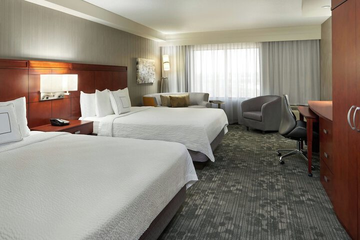 Room 6 of 33
