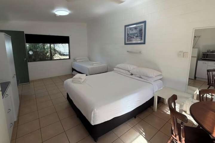 Room 10 of 65