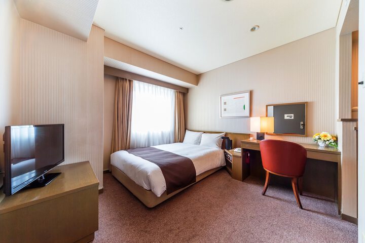Room 4 of 36