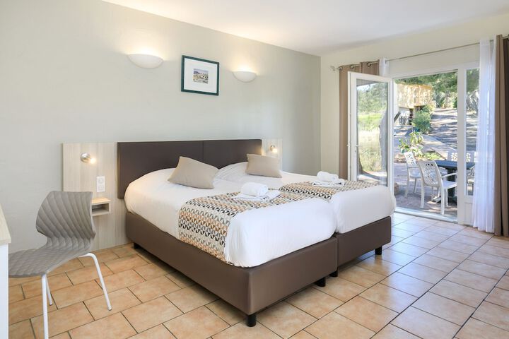 Room 11 of 33