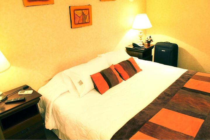 Room 5 of 11