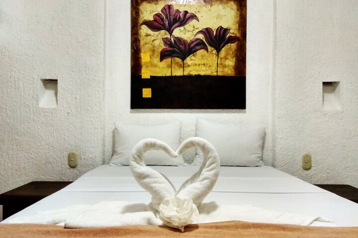 Room 12 of 33